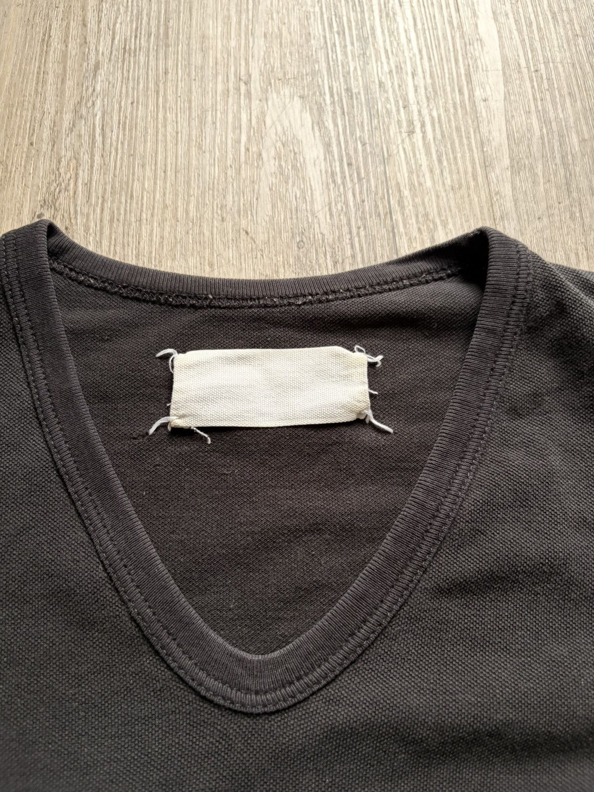 Maison Margiela 1990s Margiela artisenal white label V Neck t shirt Size US XS / EU 42 / 0 - 5 Thumbnail