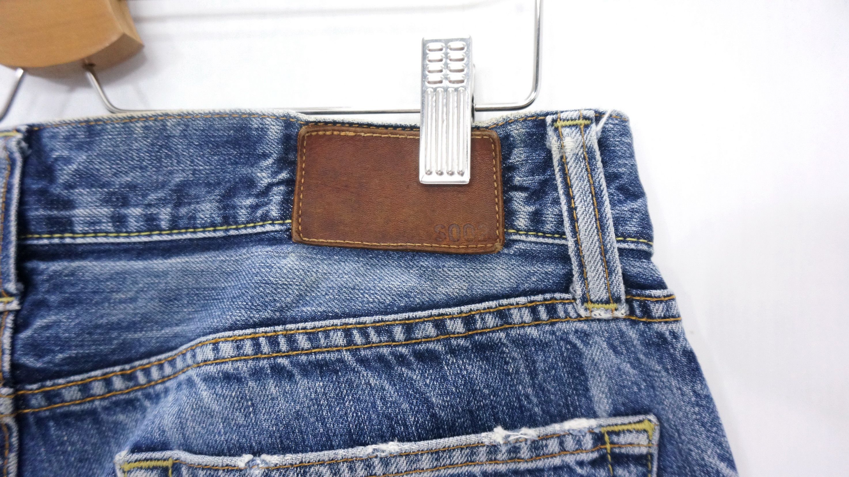 Japanese Brand Uniqlo Jeans UJ S002 Ripped Distressed Jeans W35 Size US 35 - 4 Thumbnail