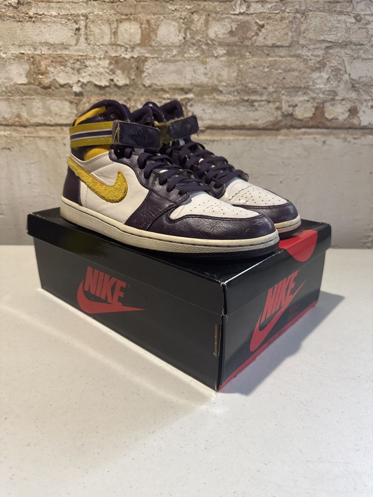 Jordan Brand Jordan 1 Retro High Strap Grand Purple Varsity Maize Size US 12 / EU 45 - 1 Thumbnail