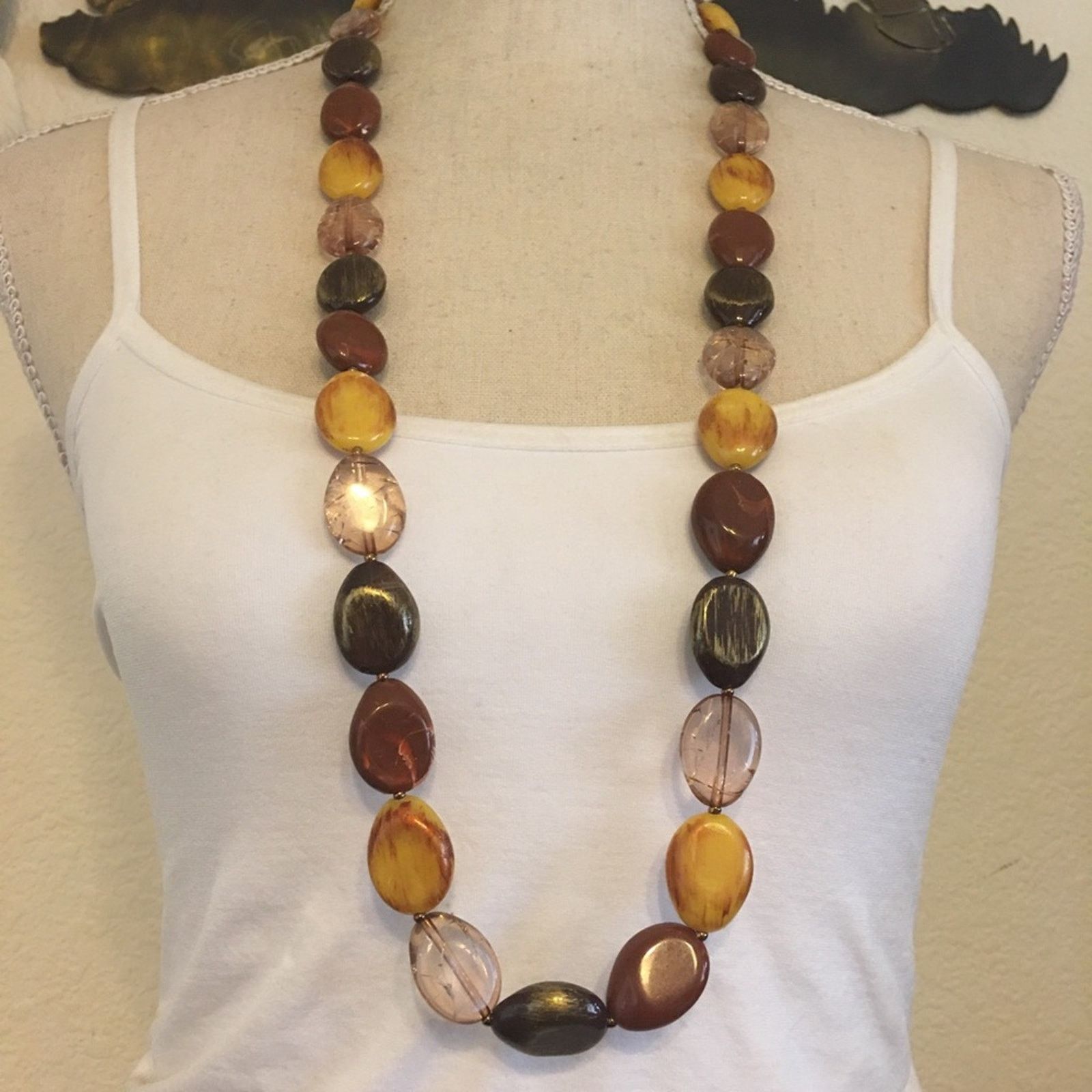 Vintage Vintage resin disc bead long length necklace Size ONE SIZE - 1 Thumbnail
