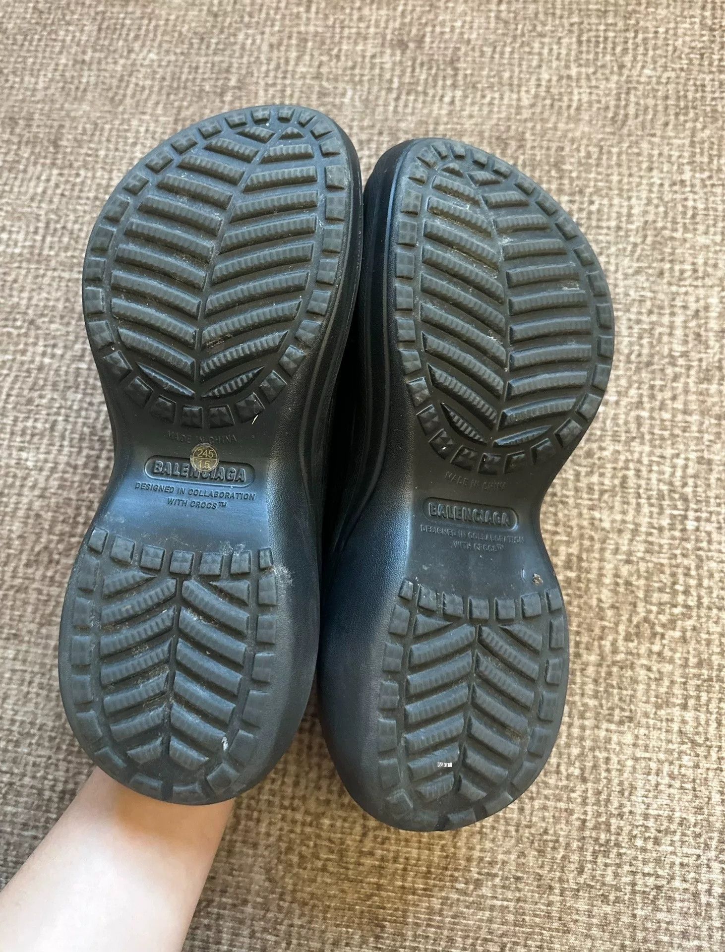 Balenciaga Balenciaga Pool Crocs Rubber Slippers Size US 6 / EU 39 - 6 Thumbnail