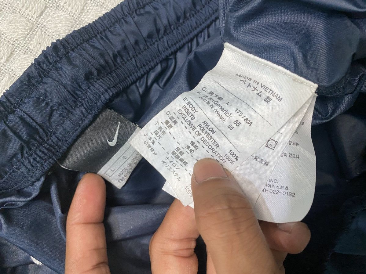 Carhartt Wip × Nike VINTAGE NIKE 90S BAGGY WIDE LEG SWOOSH TRACK PANTS Y2K Size US 38 / EU 54 - 14 Thumbnail