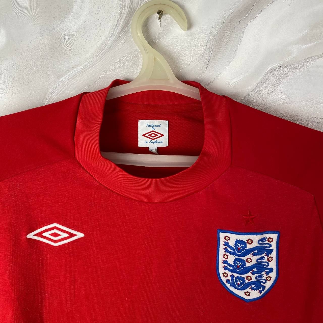 Umbro Umbro x England 2010 Away Kit Soccer Jersey In Red Size US M / EU 48-50 / 2 - 3 Thumbnail