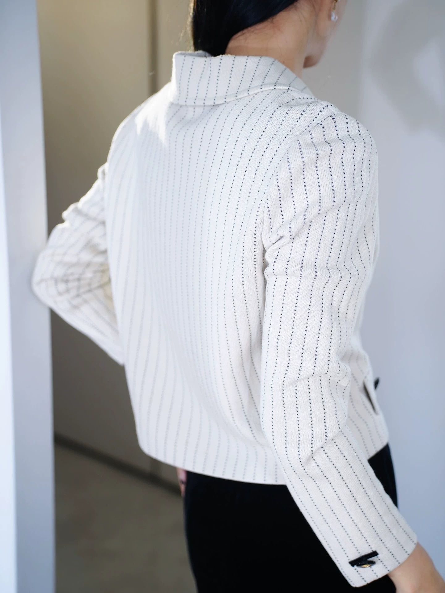 St. John St.John Vtg Knit Ivory Stripe Blazer Women's S-M Size M / US 6-8 / IT 42-44 - 2 Thumbnail