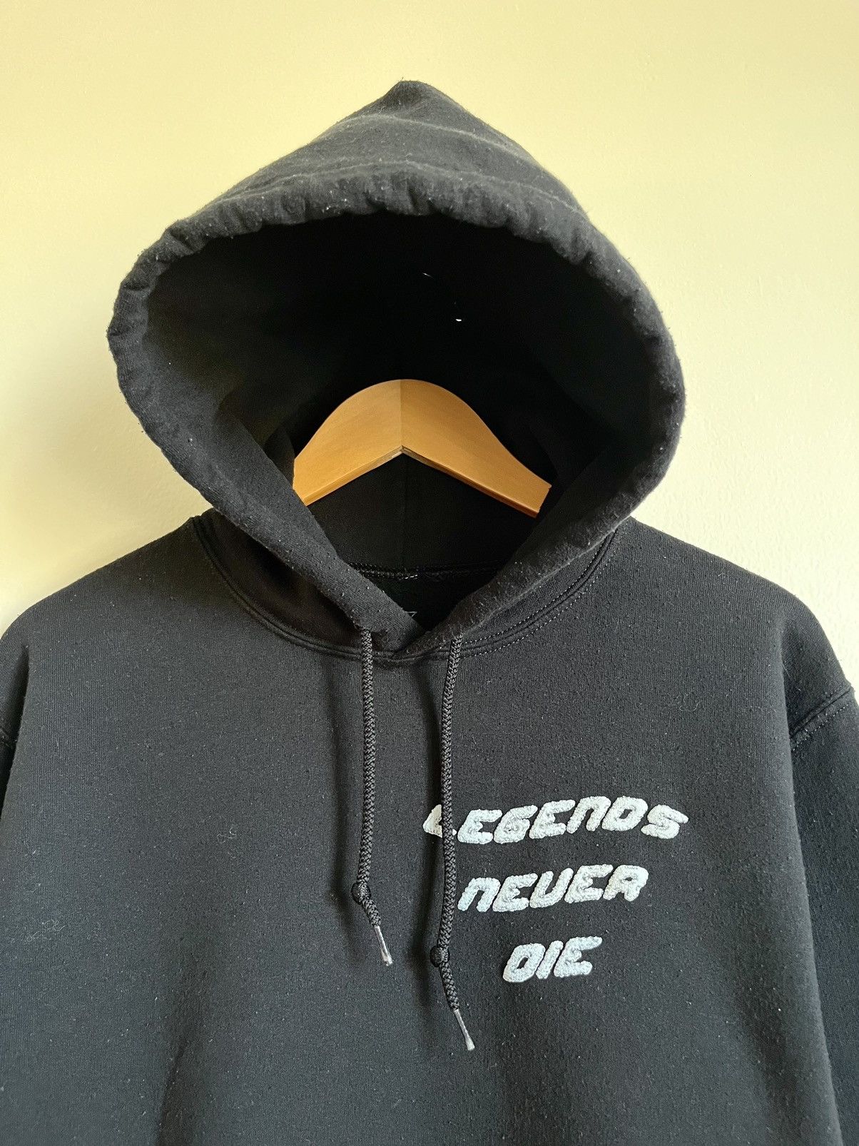 Rap Tees Juice WRLD “Legends Never Die” Boxy Hoodie Size US S / EU 44-46 / 1 - 2 Thumbnail