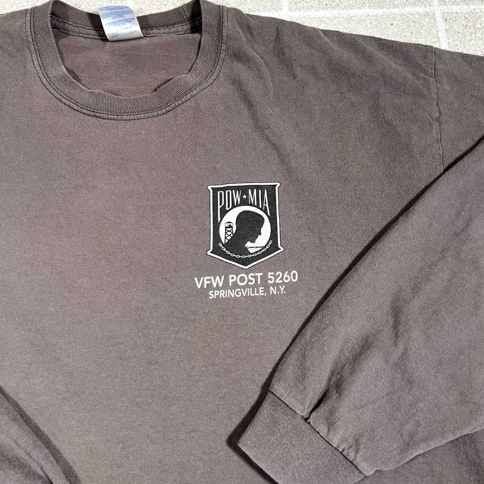 Vintage VINTAGE POW Mia Veterans United States Honor Duty Long Sleeve Tshirt 2XL Brown Mens T-Shirt Harley Style Back Graphic Size US XXL / EU 58 / 5 - 4 Thumbnail