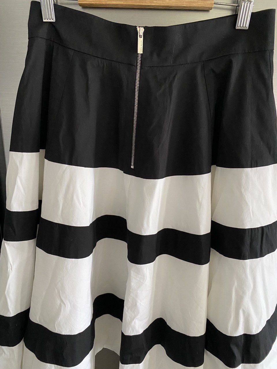 Karen Millen Karen Millen Skirt Size 28" / US 6 / IT 42 - 5 Thumbnail
