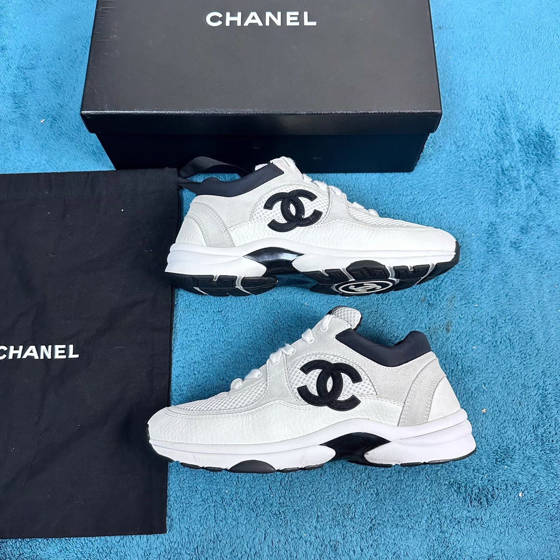 Chanel Chanel Off-White Black Trainer EU 38 Size US 7 / IT 37 - 2 Thumbnail