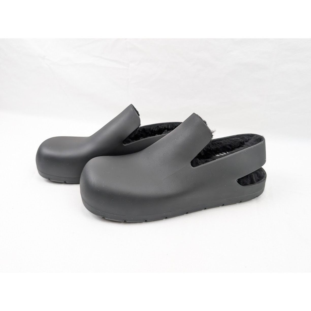 Bottega Veneta o1rshd1 Q:3 / Cozy Matt Rubber Puddle Shearling Sandals Size US 10 / EU 43 - 16 Thumbnail