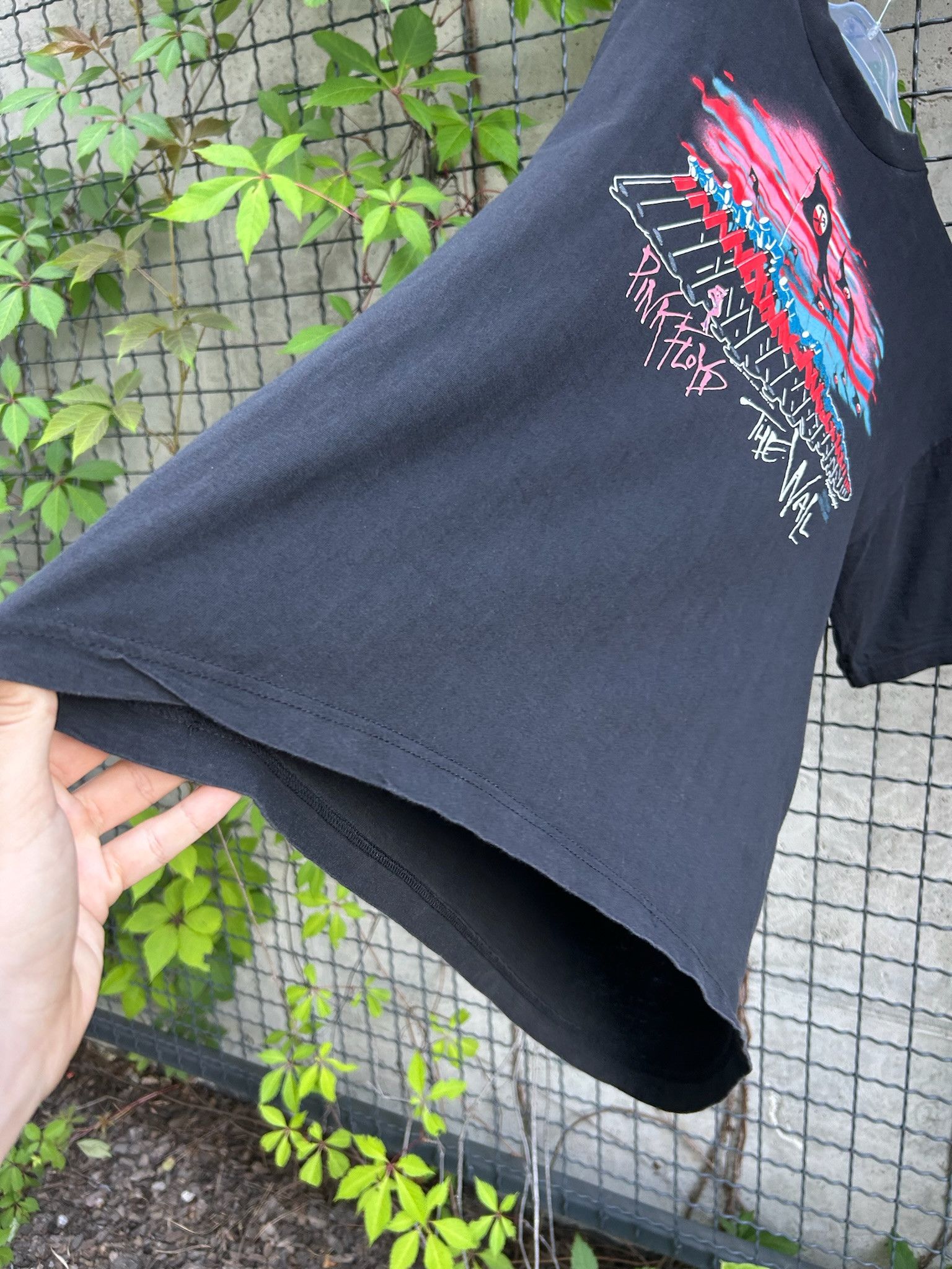 Band Tees × Vintage Vintage 1982 Pink Floyd The Wall Rock Band T-shirt Size US L / EU 52-54 / 3 - 11 Thumbnail