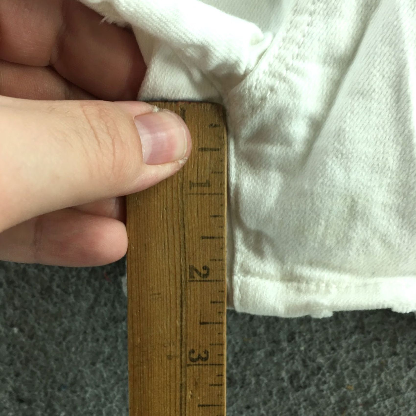 American Eagle Outfitters American Eagle Outfitters White Mid Rise Cut-Off Shorts Womens 4 (Actual 28X2) Jeans Style Zip Short Size 27" / US 4 / IT 40 - 7 Thumbnail