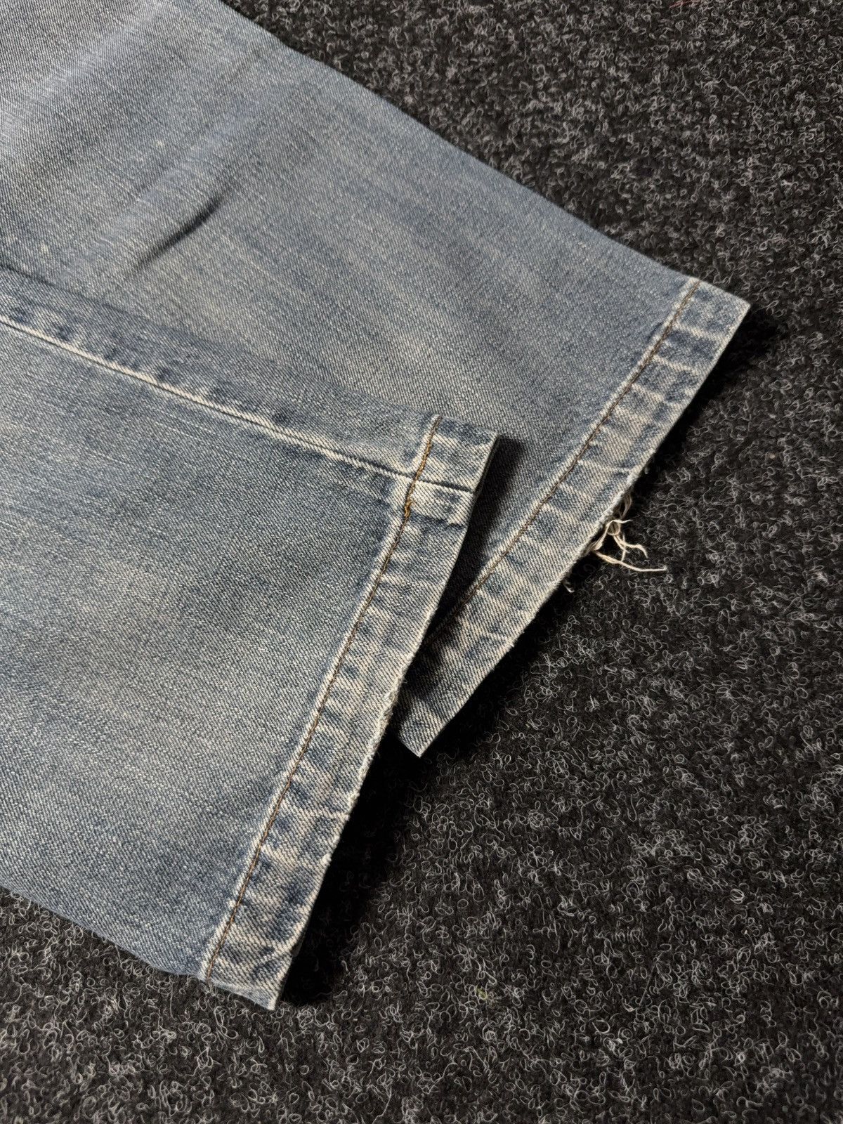 Wrangler Archive 90s Wrangler DAYTON Distressed Faded Bootcut Jeans Size US 32 / EU 48 - 14 Thumbnail