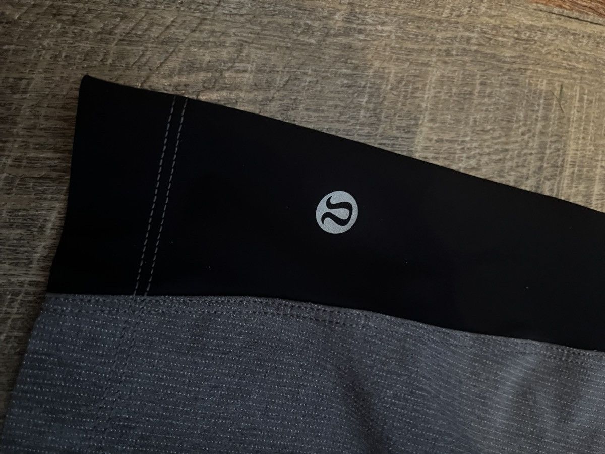 Lululemon Lululemon Men's Athletic Shorts Gray Black M Polyester Size US 30 / EU 46 - 3 Thumbnail