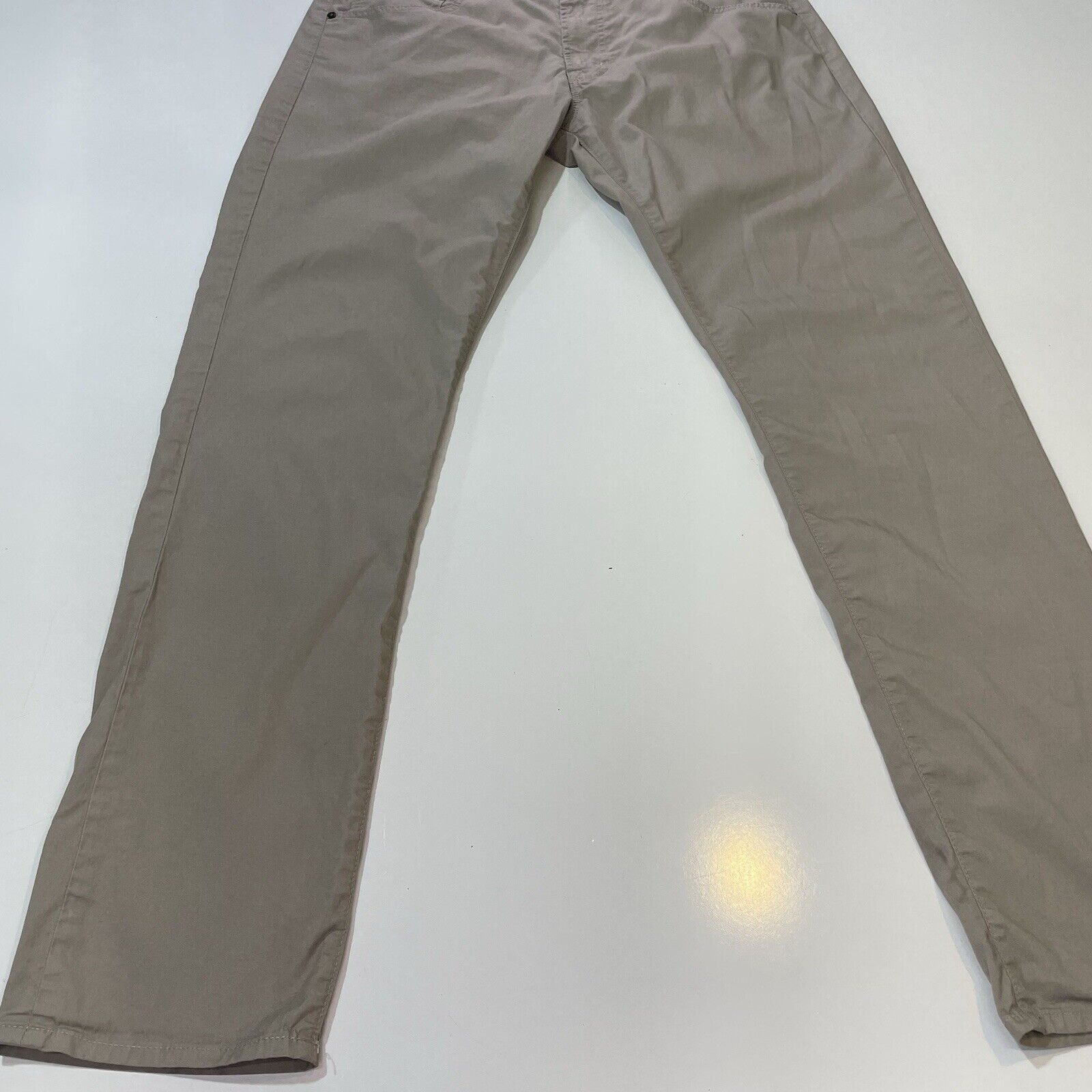 AG Adriano Goldschmied AG Adriano Goldschmied Tellis Slim Khaki Pants Beige 36x34 Size US 36 / EU 52 - 2 Thumbnail