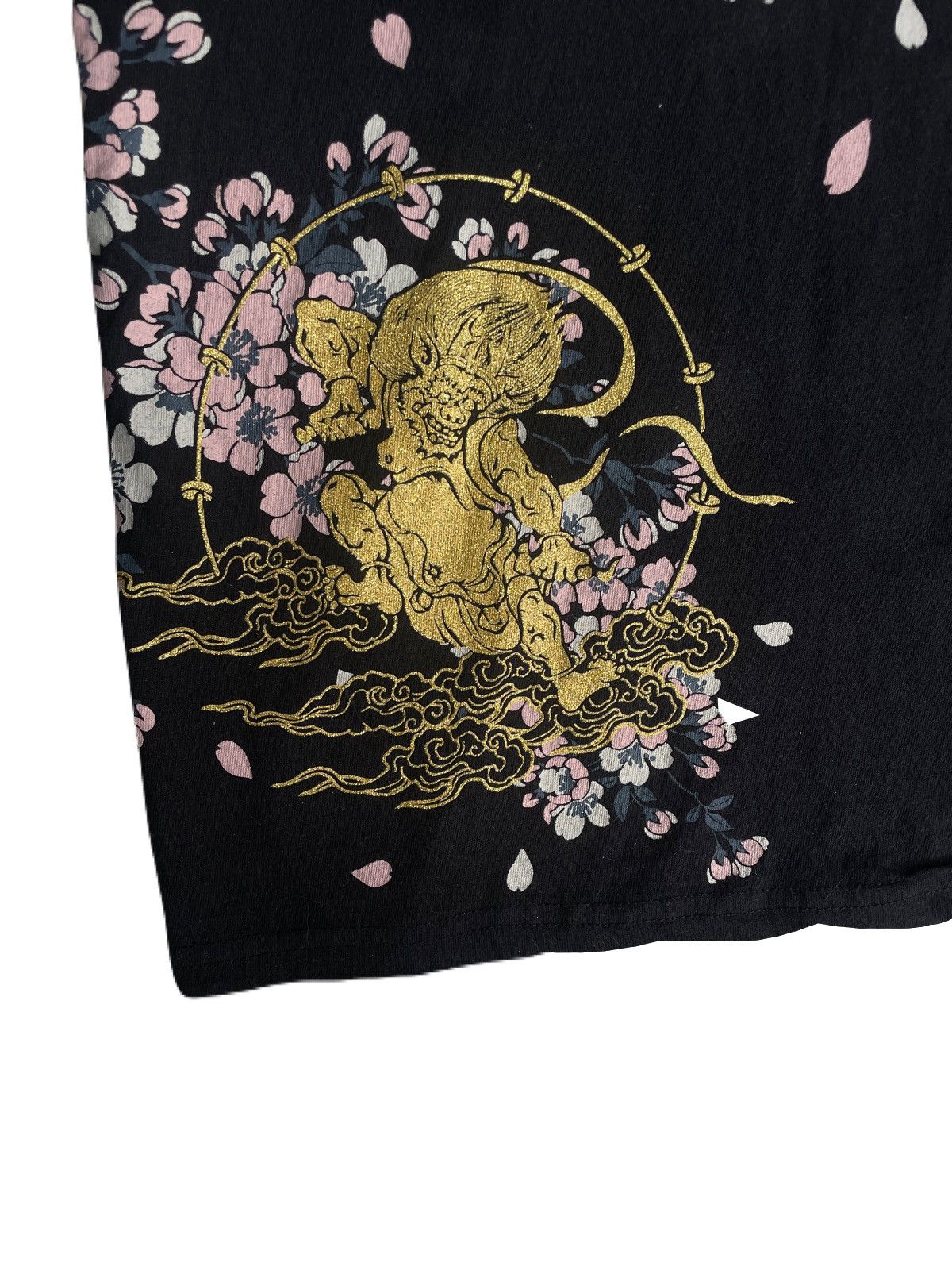 Japanese Brand 2000s Japanese Glitter Sukajan Yakuza Long Sleeve Tee Size US M / EU 48-50 / 2 - 6 Thumbnail