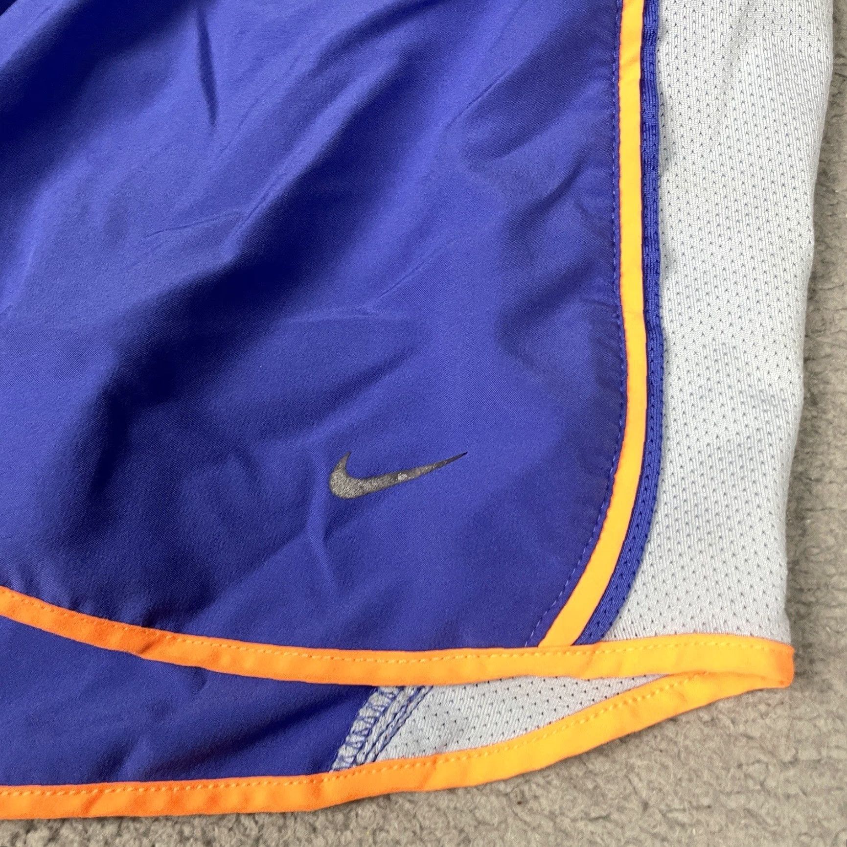 Nike VINTAGE Nike Dri Fit Womens Small Blue Elastic Waist Athletic Lined Shorts Run S Kid? Size 28" / US 6 / IT 42 - 2 Thumbnail
