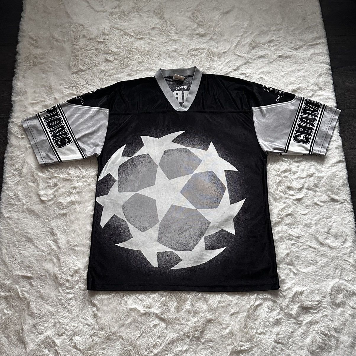 Nutmeg nutmeg vintage champions league jersey Size US L / EU 52-54 / 3 - 1 Thumbnail