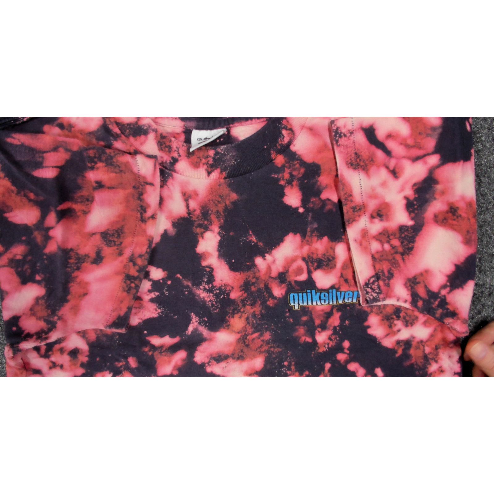 Quiksilver Quiksilver Vintage 90s Reverse Bleach Crop Single Stitch Tee Size M / US 6-8 / IT 42-44 - 8 Thumbnail