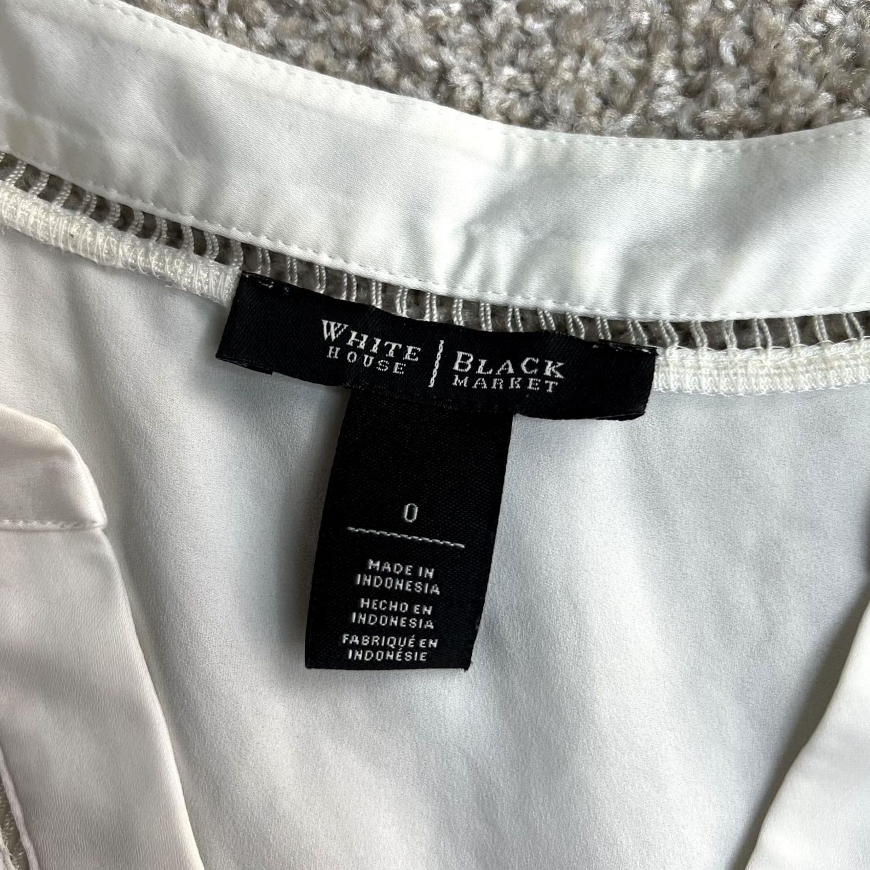 White House Black Market VINTAGE White House Black Market Blouse Womens 0 White Pleated V Neck High Low Tunic Top Size XS / US 0-2 / IT 36-38 - 6 Thumbnail
