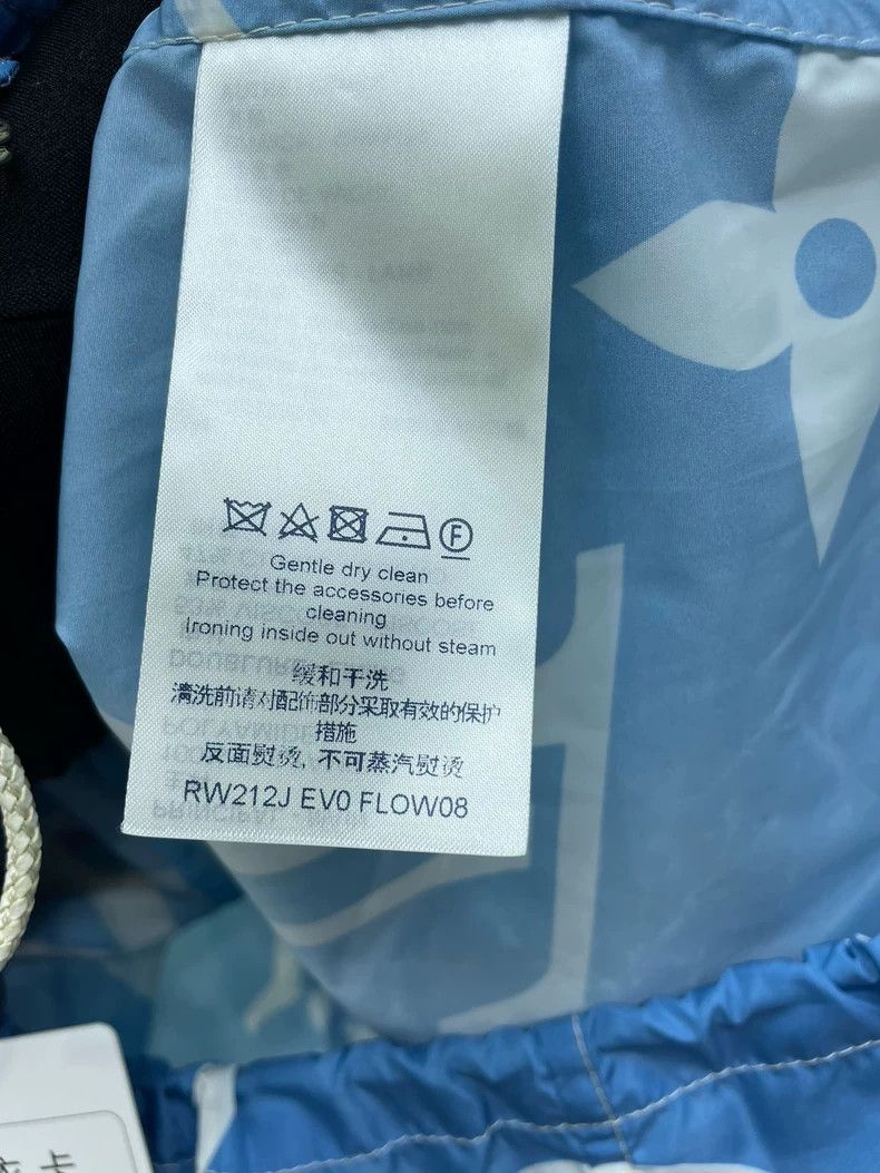 Louis Vuitton Louis Vuitton Blue gradient hooded trench coat with logo an Size XS / US 0-2 / IT 36-38 - 7 Thumbnail
