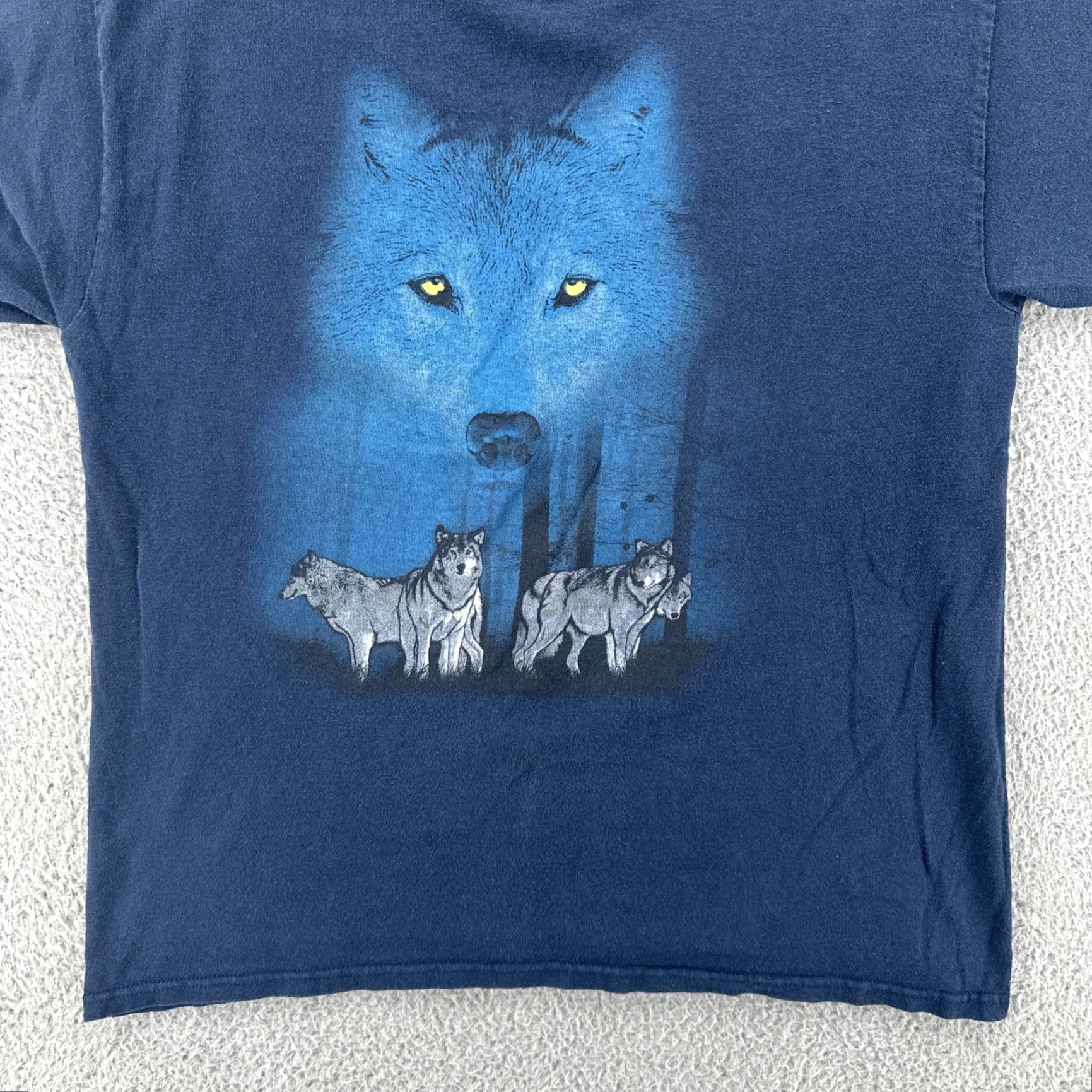 Vintage VINTAGE Wolf Graphic Print Blue Adult Medium Short Sleeve T Shirt 90s Y2K Tee Mens Size US M / EU 48-50 / 2 - 4 Thumbnail