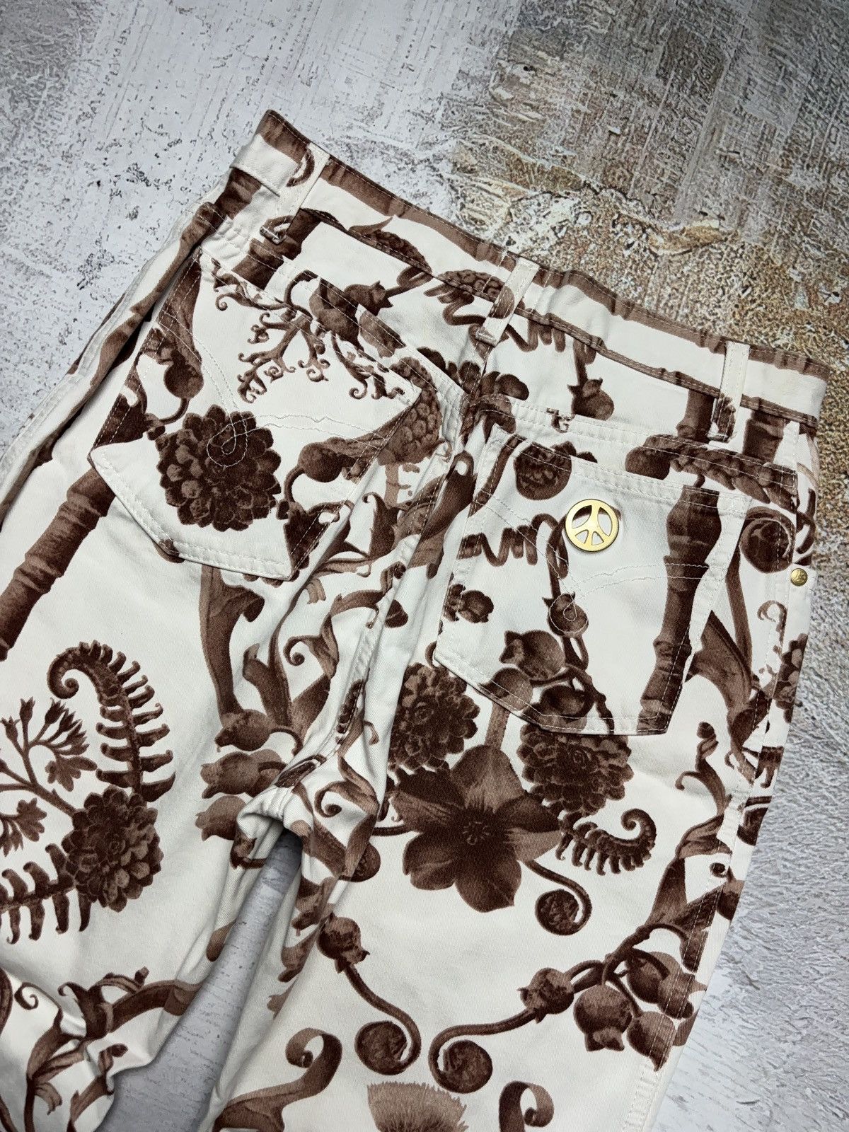 Moschino LOVE MOSCHINO PRINTED VINTAGE BAROQUE JEANS PANTS Size 30" / US 8 / IT 44 - 12 Thumbnail