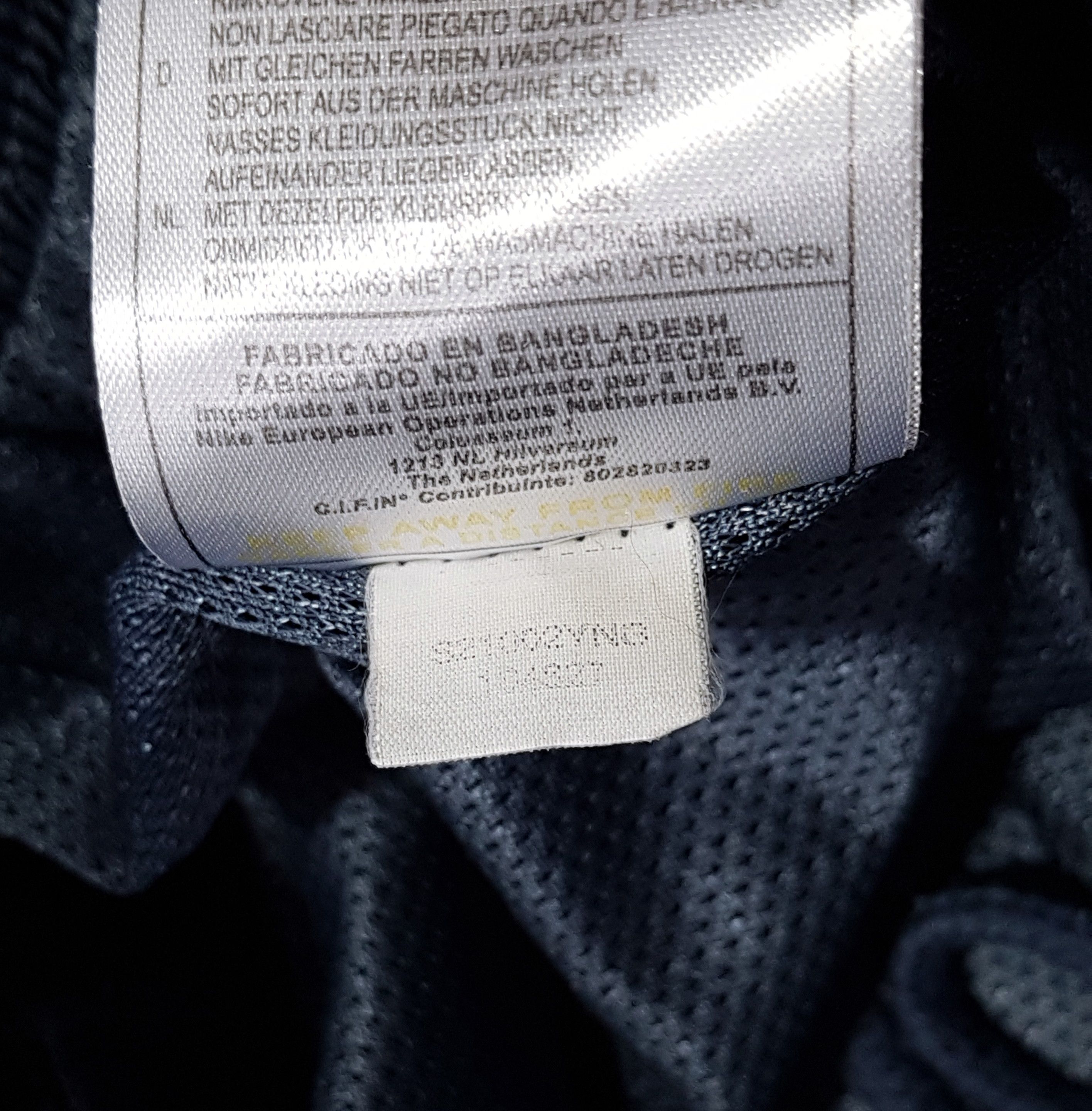 Nike Nike Y2K Vintage Nylon Loose Track Pants Rubber Logo sz M Size US 32 / EU 48 - 10 Thumbnail