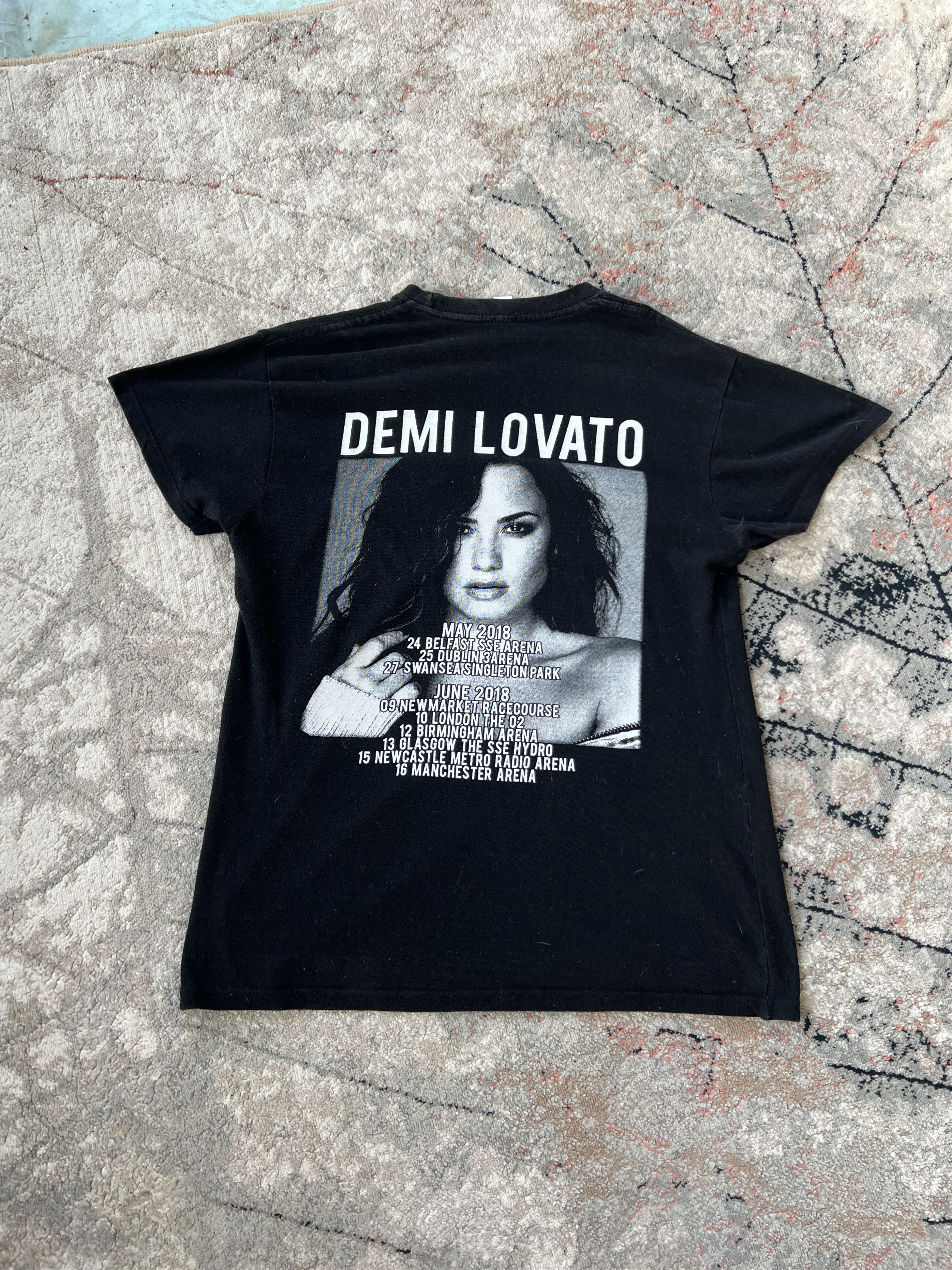 Band Tees Demi Lovato Tell Me You Love Me Tee Size US M / EU 48-50 / 2 - 5 Thumbnail