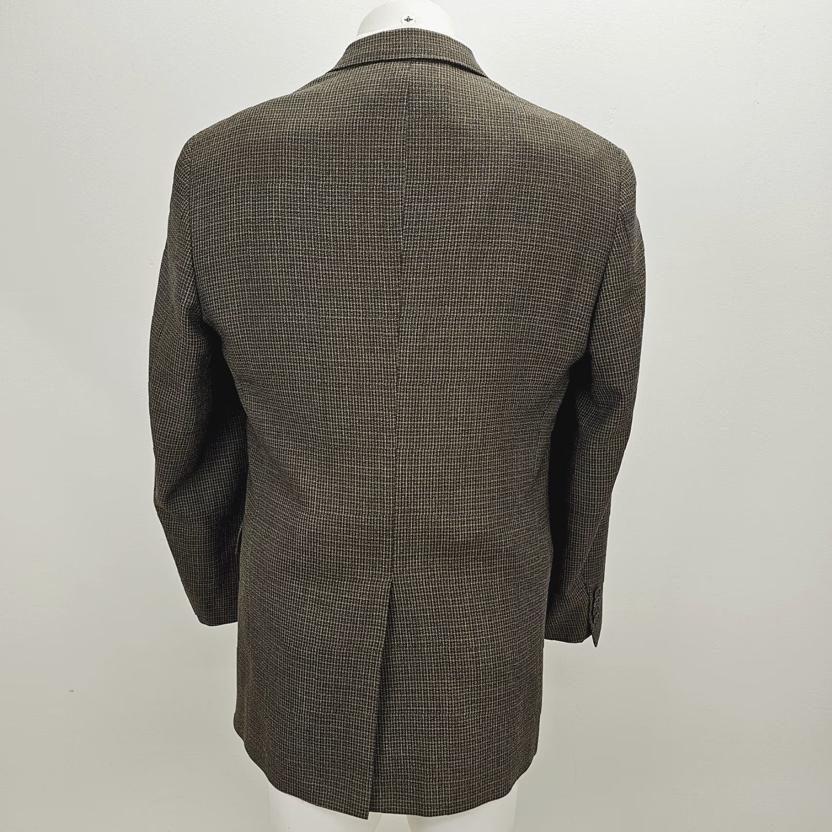 Tommy Hilfiger VINTAGE Tommy Hilfiger Blazer Adult 40R Brown Wool Jacket Single Vent 3 Button Size 40R - 3 Thumbnail