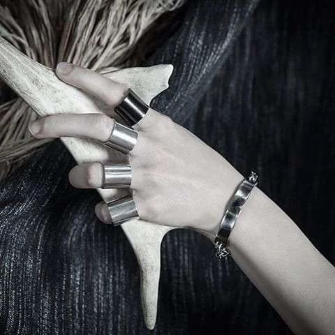 Chin Teo Chin Teo Distressed Silver-Black Shield Armor Ring US10 Size ONE SIZE - 1 Thumbnail