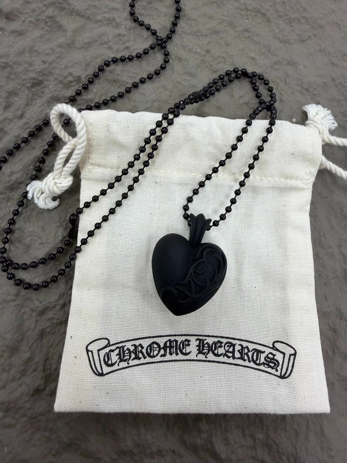 Chrome Hearts Chrome Hearts Black Resin Heart & Vine Pendant Size ONE SIZE - 1 Thumbnail