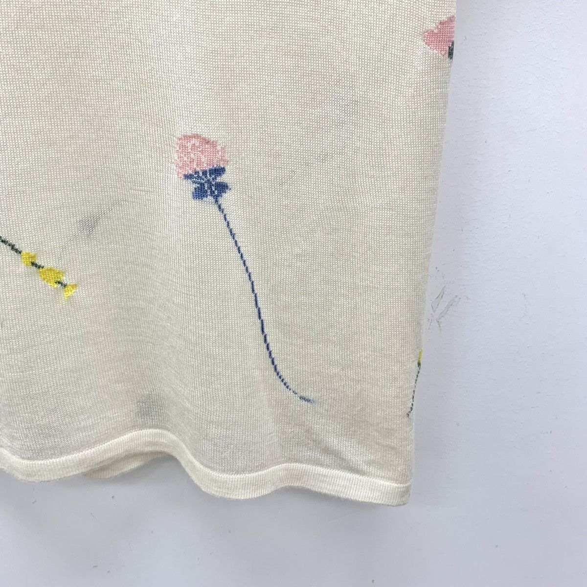 Chanel Chanel Floral Intarsia Cashmere Short Sleeve T-Shirt K26WX Size S / US 4 / IT 40 - 4 Thumbnail