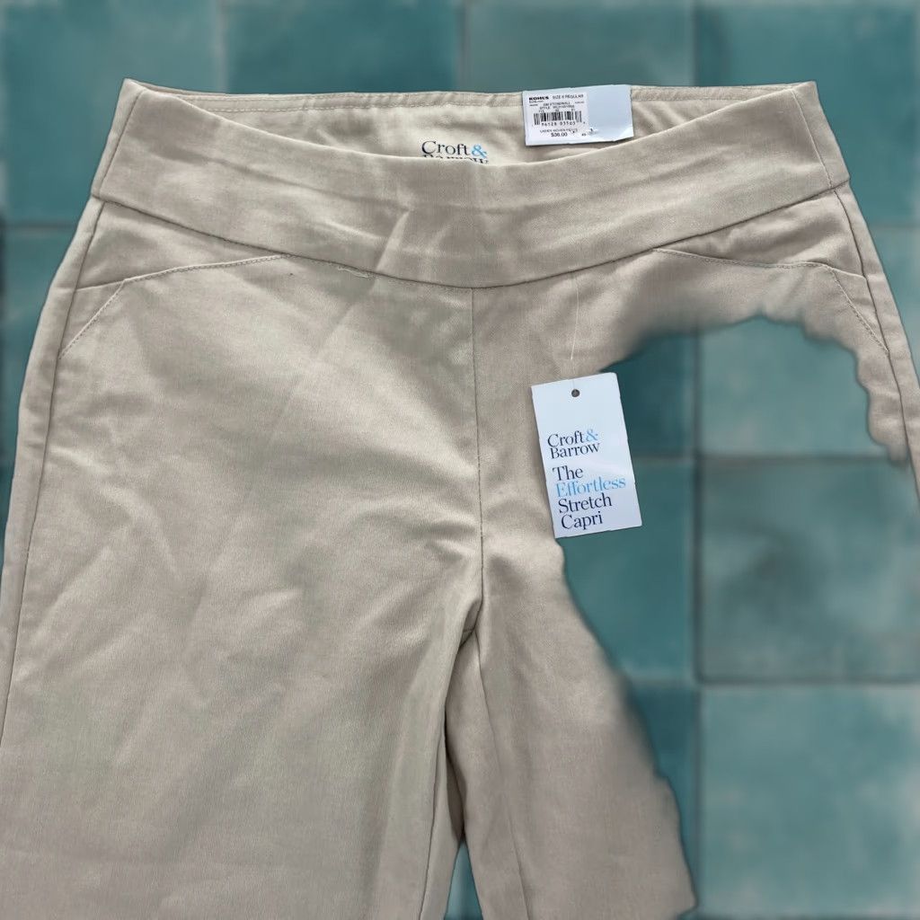 Croft & Barrow Croft & Barrow The Effortless Stretch Capri Women's 6 Beige Pull On NWT Slim Straight Capris for Women Size ONE SIZE - 1 Thumbnail