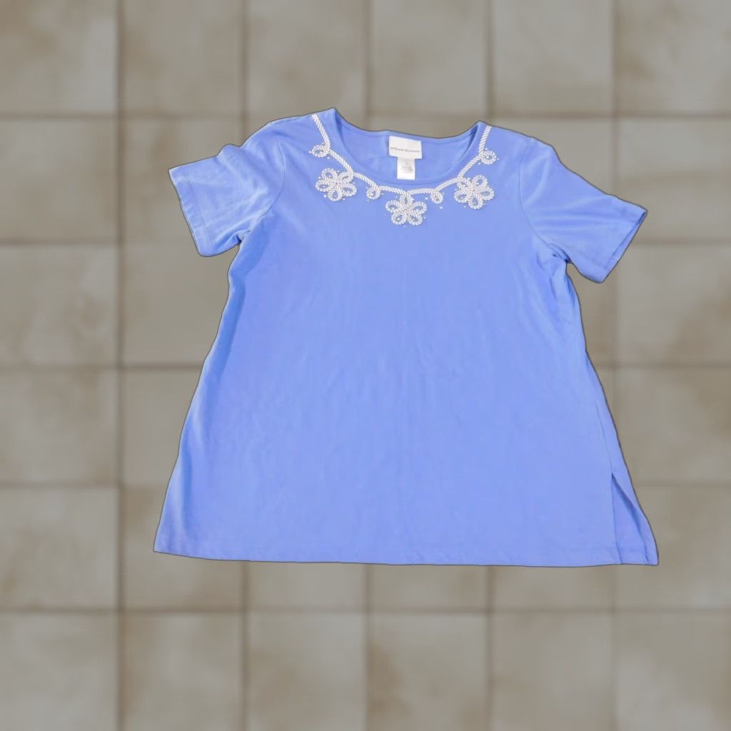 Vintage Alfred Dunner Blouse Shirt Womens Small Blue Beaded Embellishments Cotton Pullover V-Neck Casual Short Sleeve Beaded Pattern Floral Regular Fit Size S / US 4 / IT 40 - 1 Thumbnail