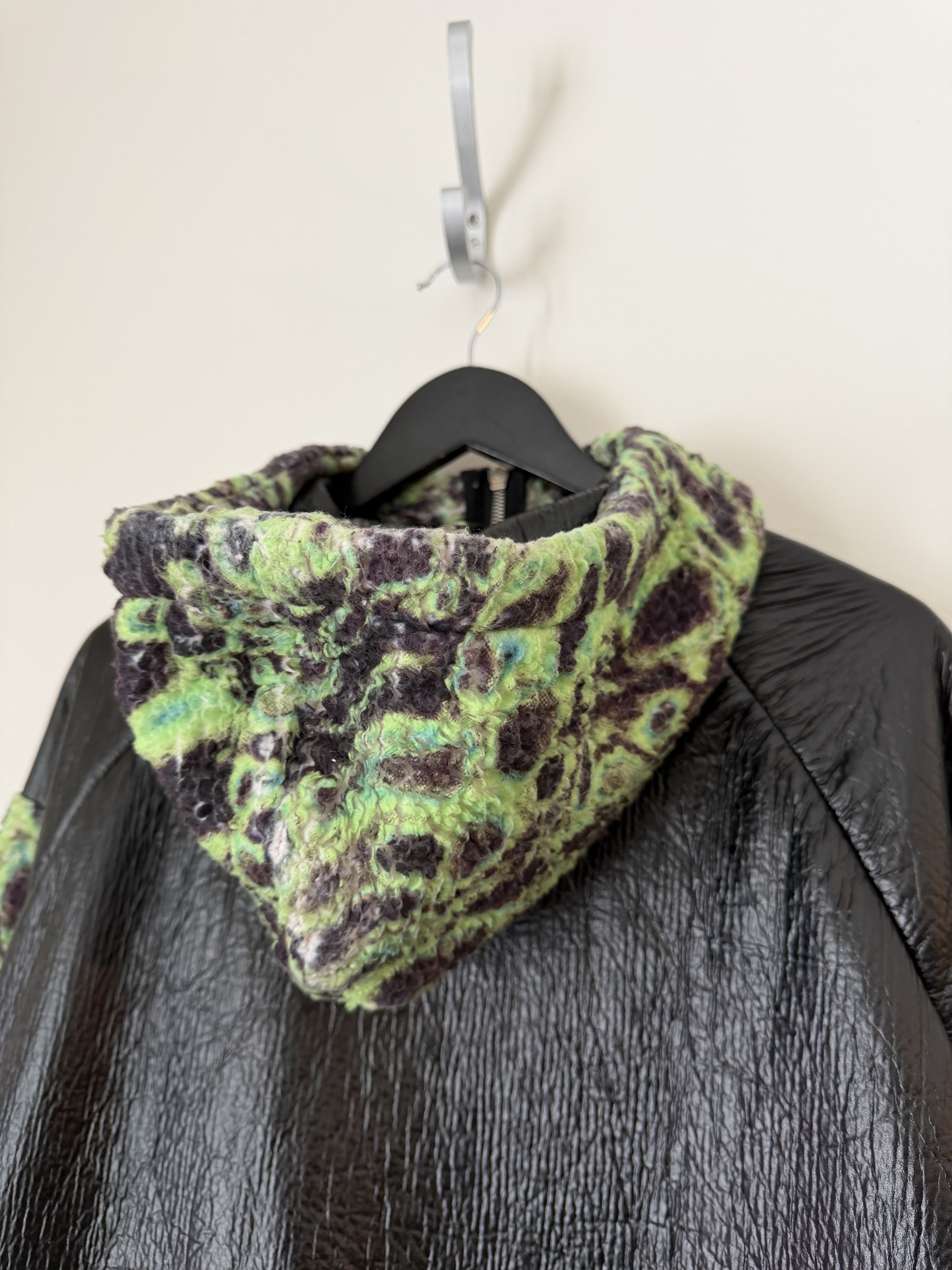 Acne Studios Acne Studios Odovo Coated Soft Teddy Jacket in Green Black Size US S / EU 44-46 / 1 - 7 Thumbnail