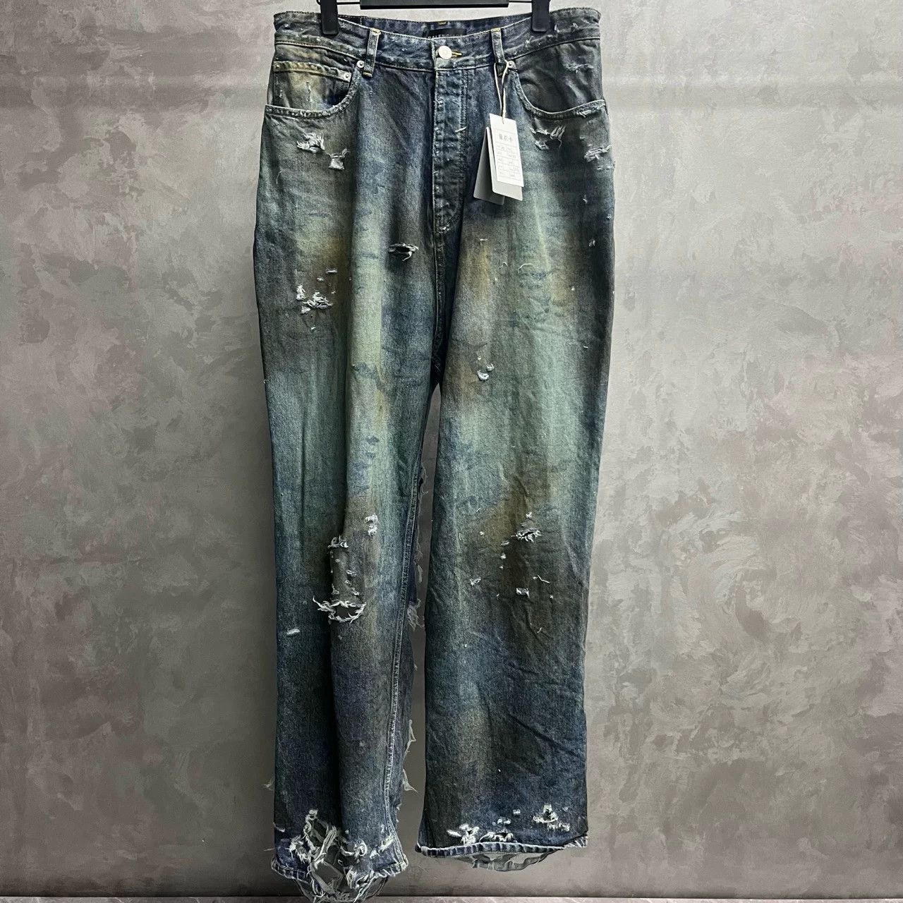 Balenciaga Balenciaga Blue Washed Distressed Jeans Size US 30 / EU 46 - 1 Thumbnail