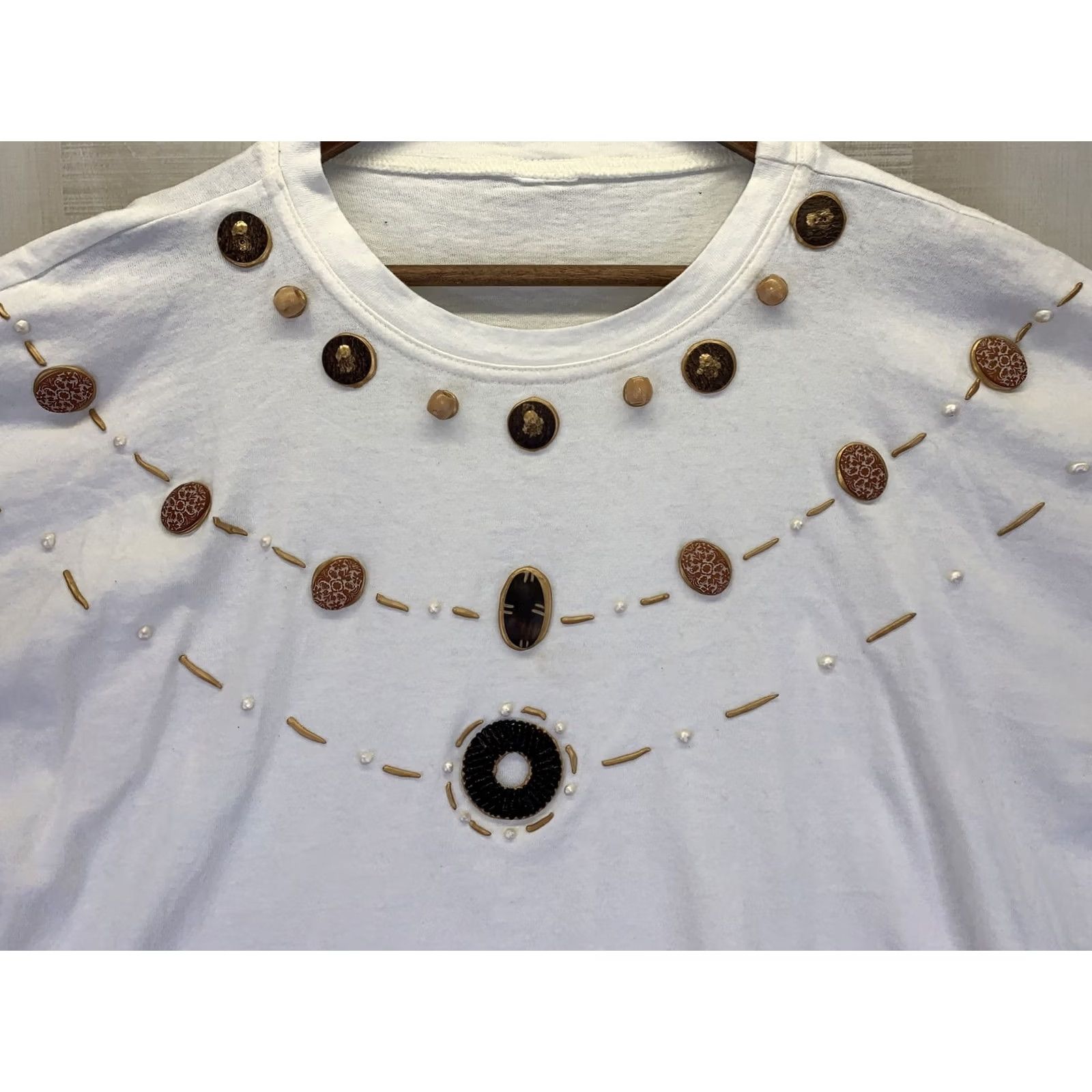Vintage VINTAGE Gel Art Beaded Womens Handmade T Shirt-8935 Shirt Womens XL White Beaded Art 90s Ceramic? Size XL / US 12-14 / IT 48-50 - 4 Thumbnail