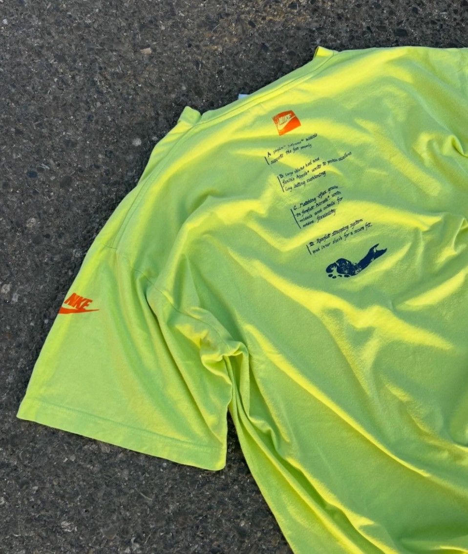 Nike vintage late 80s early 90s Nike footprint deconstruction tee Size US XL / EU 56 / 4 - 3 Thumbnail