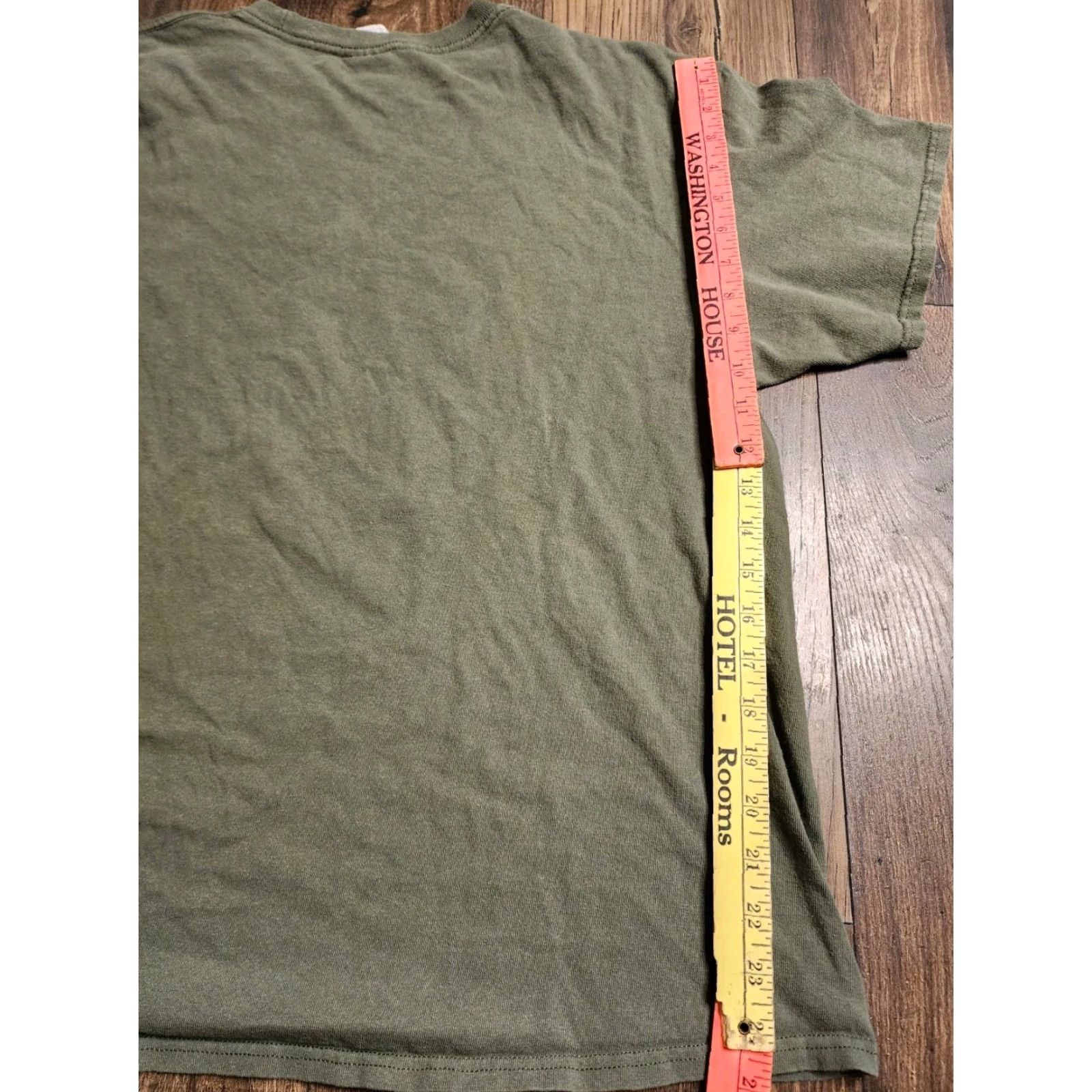 Delta VINTAGE Delta T-Shirt Christmas Funny Y2K 2000s 90s Green Adult Large Mens Womens Unisex Size US L / EU 52-54 / 3 - 2 Thumbnail