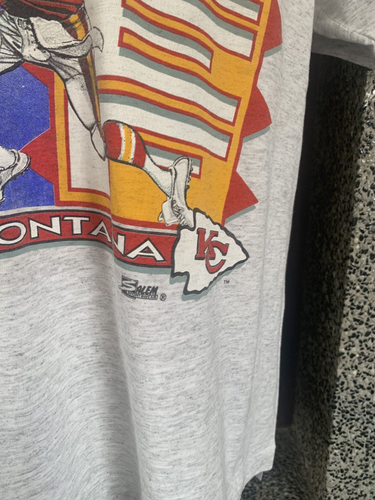 NFL × Vintage Vintage 90s Joe Montana Kansas City Chiefs NFL Salem T shirt Size US L / EU 52-54 / 3 - 4 Thumbnail