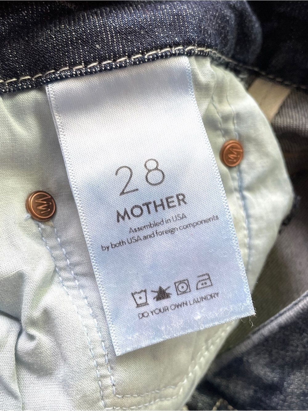 MOTHER MOTHER High Waisted Looker Ankle Fray in On the Edge Jeans Size 28" / US 6 / IT 42 - 7 Thumbnail