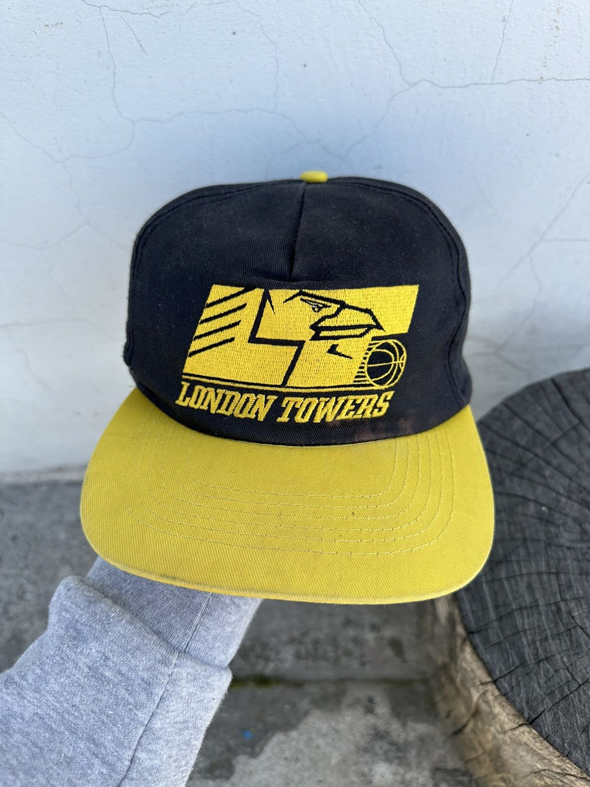 Sports Specialties × Vintage Vintage London Towers Basketball Cap Size ONE SIZE - 2 Thumbnail