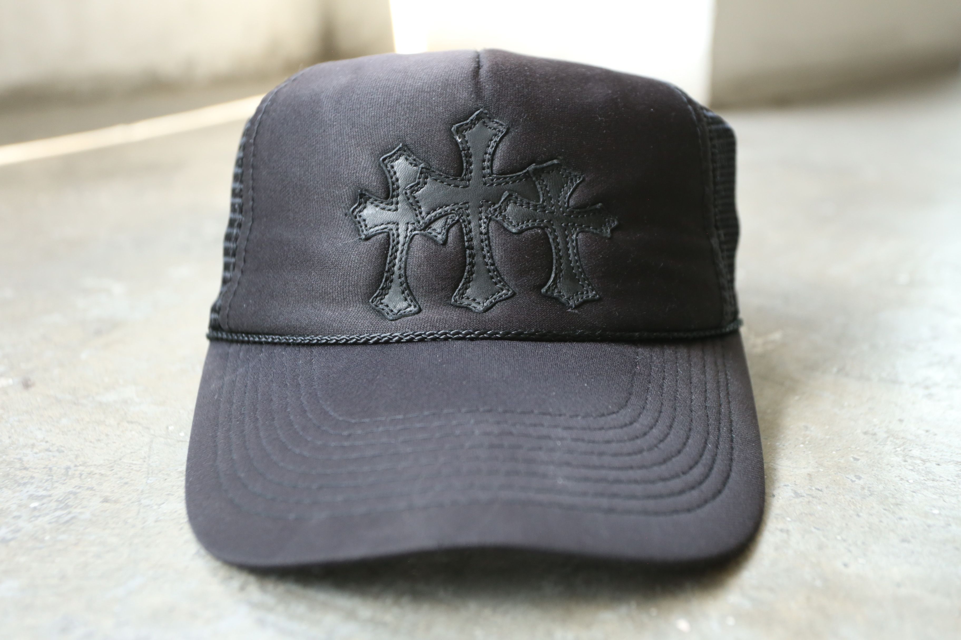 Chrome Hearts Chrome Hearts - Vintage - Cemetery Cross Patch Trucker Cap Size ONE SIZE - 2 Thumbnail