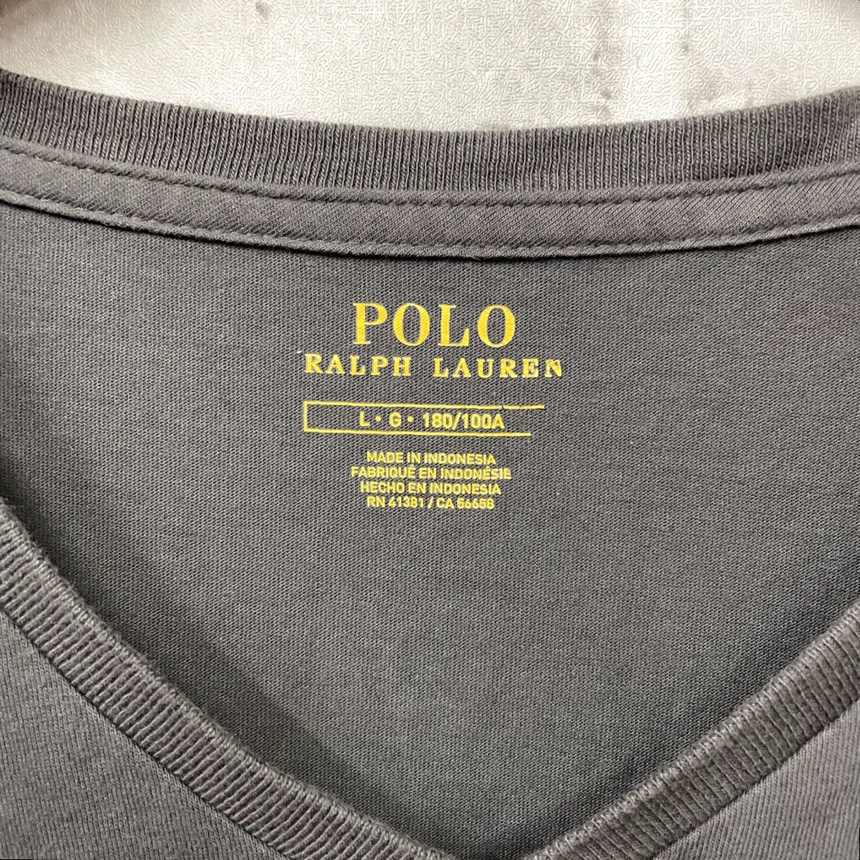 Polo Ralph Lauren Polo Ralph Lauren Gray V-Neck T-Shirt Mens Size L Regular Fit Size US L / EU 52-54 / 3 - 4 Thumbnail