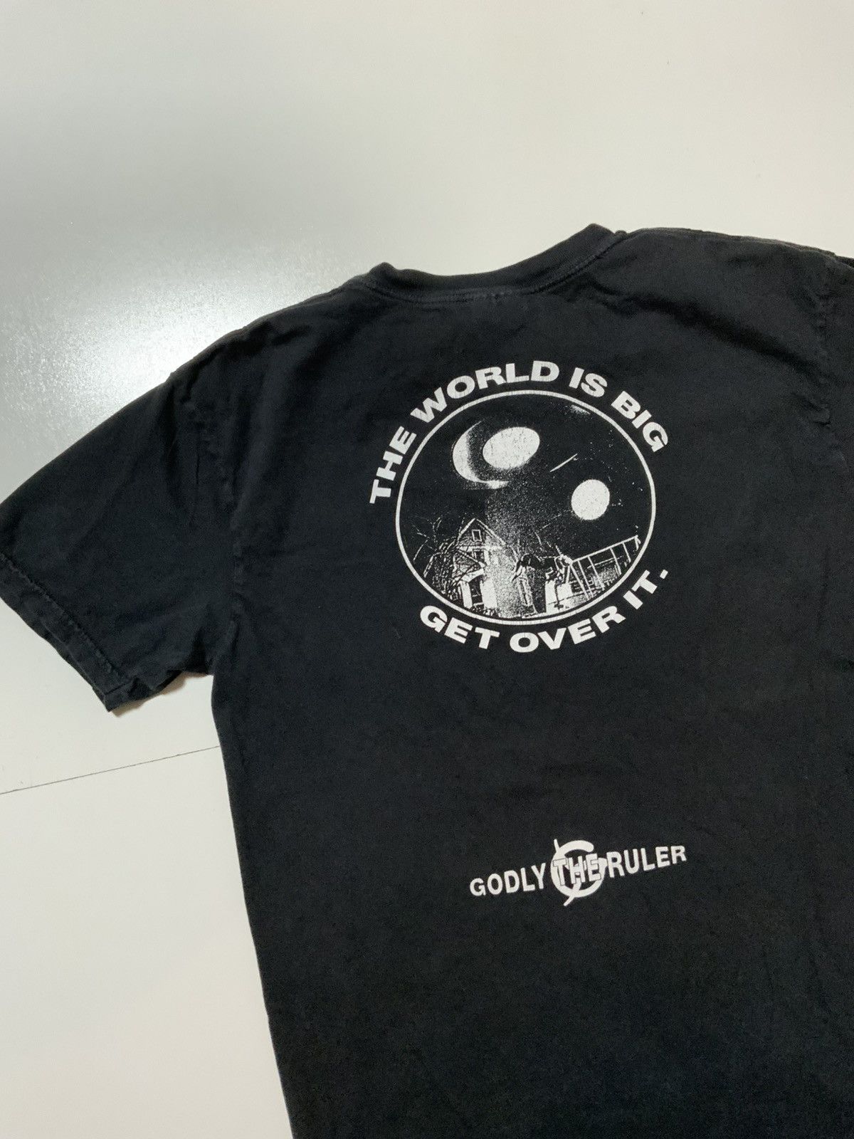 Comfort Colors Godly The Ruler The World Is Big Get Over It Aliens T-Shirt Size US L / EU 52-54 / 3 - 4 Thumbnail