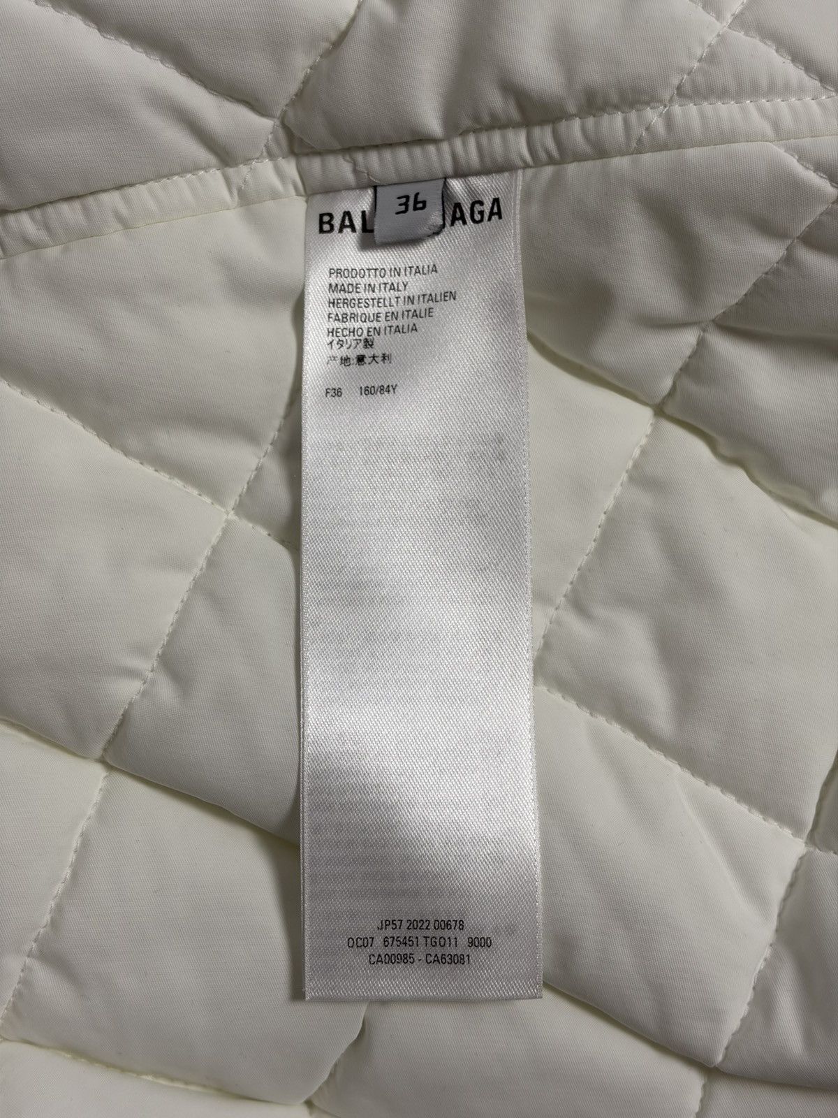 Balenciaga Balenciaga FW22 padded white oversized button up overshirt Size US L / EU 52-54 / 3 - 4 Thumbnail