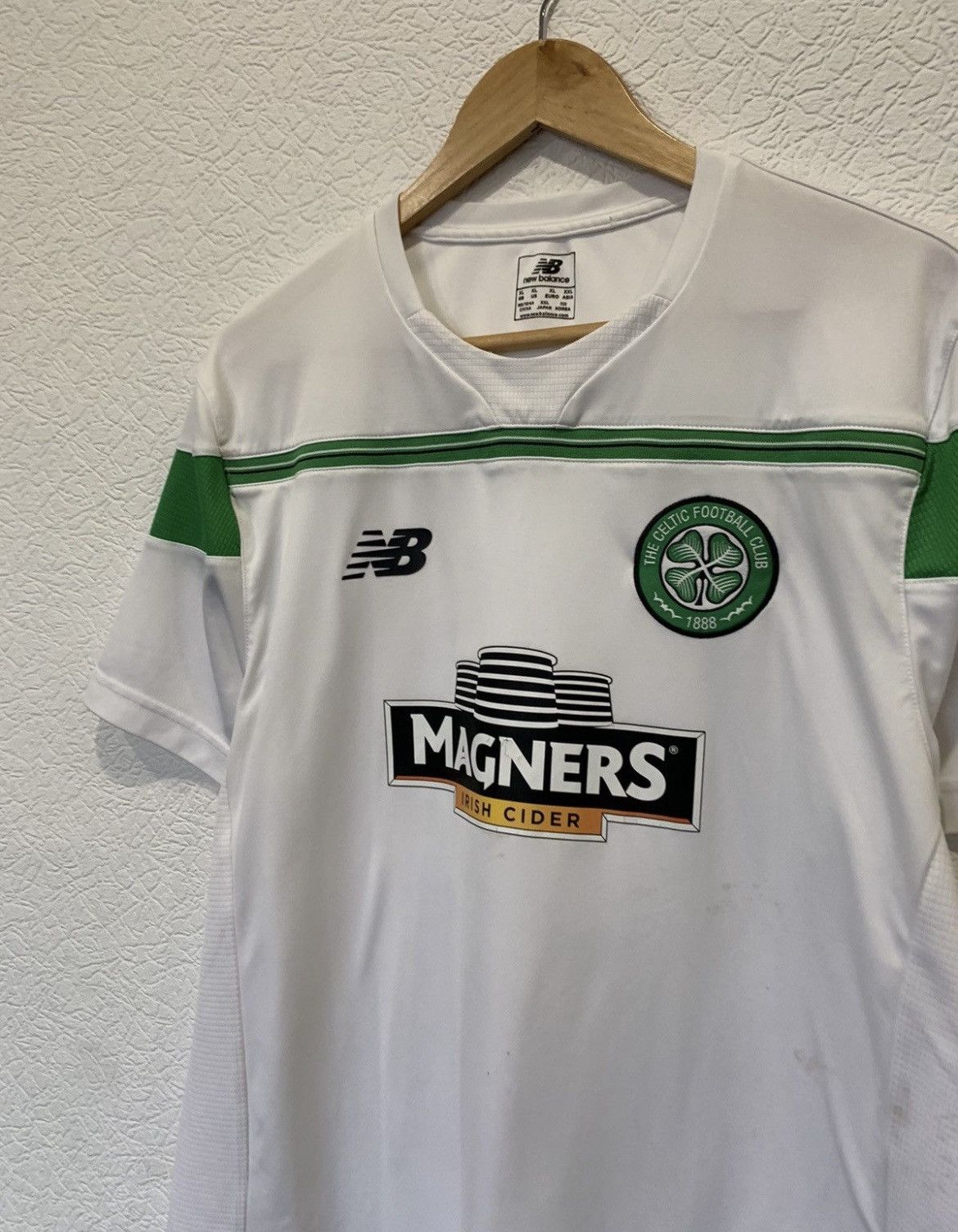 New Balance CELTIC NEW BALANCE 2016 TRAINING JERSEY SOCCER FOOTBALL Size US XL / EU 56 / 4 - 2 Thumbnail