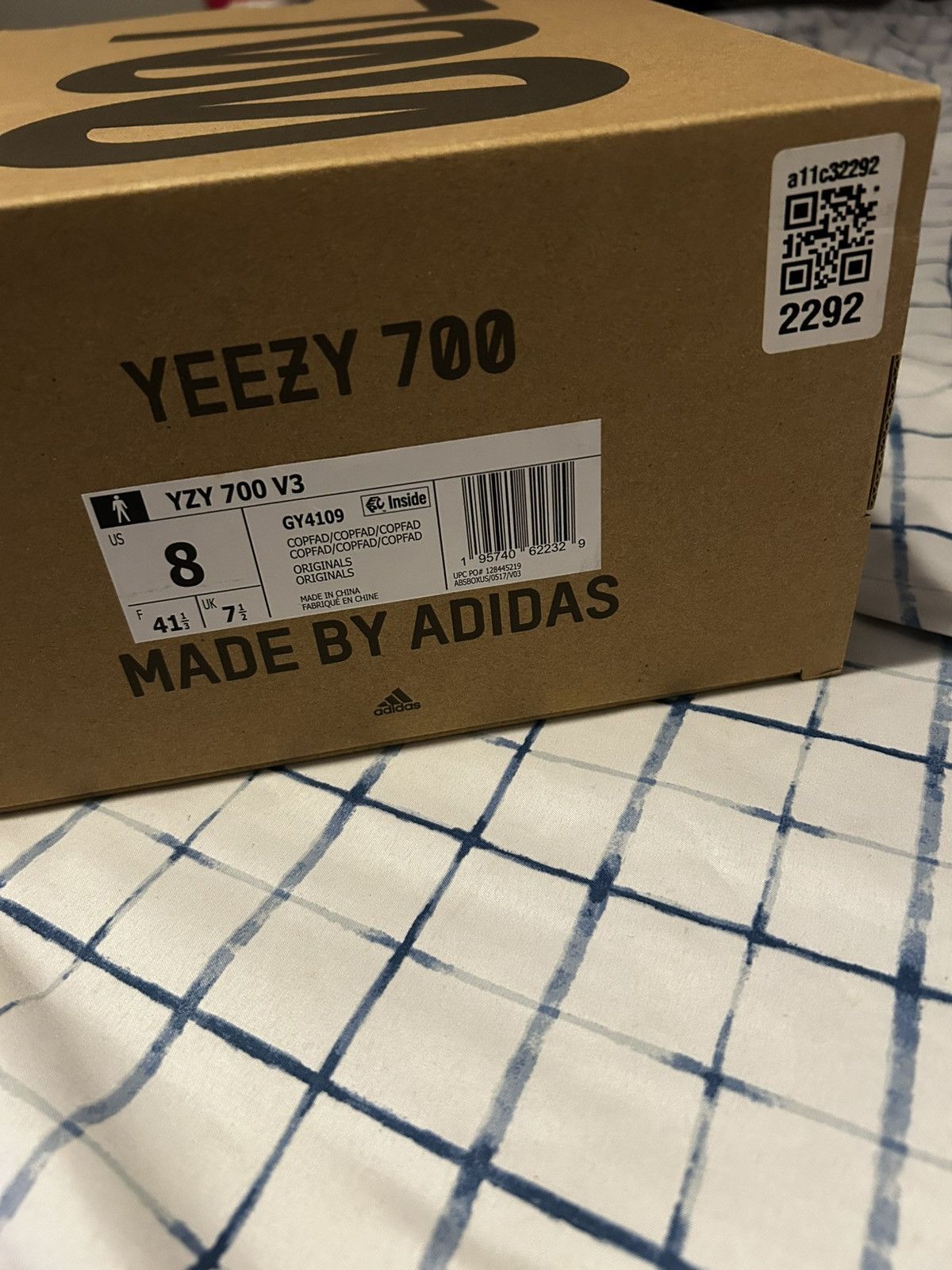 Yeezy Yeezy 700 V3 "Arizona" trainers Size US 8 / EU 41 - 2 Thumbnail