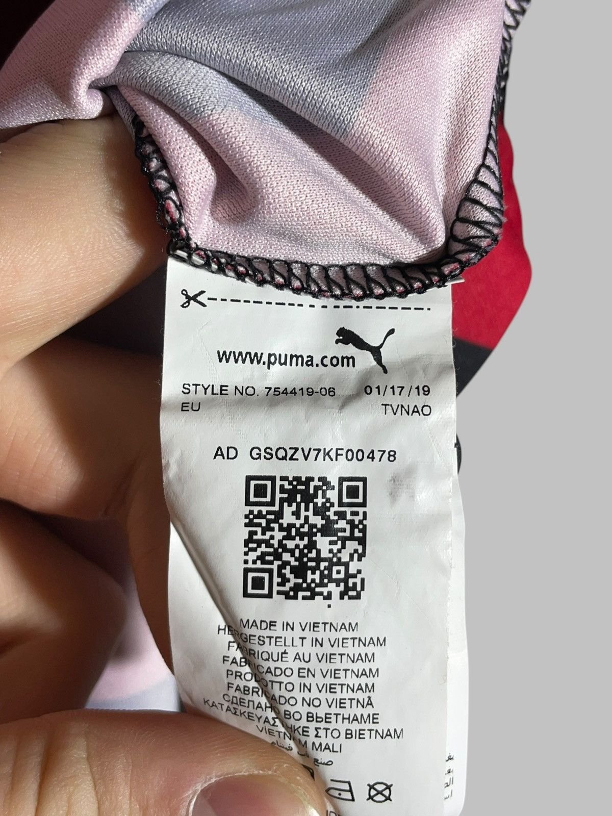 Puma Ac Milan Puma 2018/19 Home Football Shirt Soccer Jersey Size US M / EU 48-50 / 2 - 13 Thumbnail