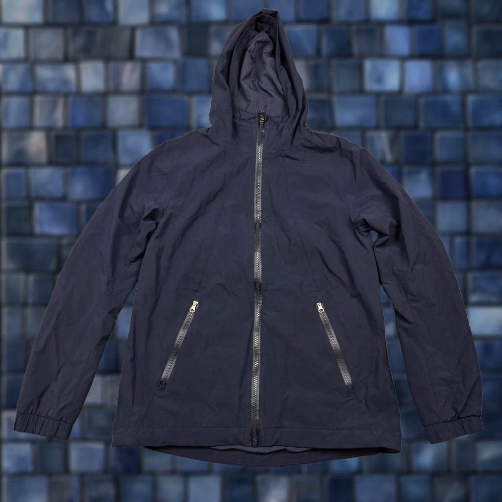 Lululemon Lululemon Jacket Womens Blue 6 Hooded Full Zip Windbreaker Vent Back Lightweight Size M / US 6-8 / IT 42-44 - 1 Thumbnail